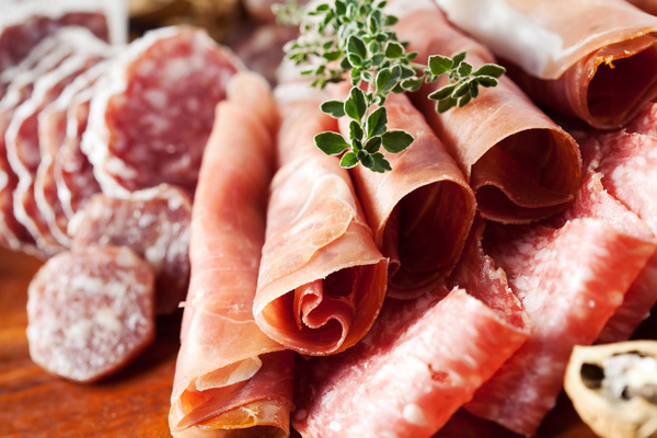 Nitrites/nitrates : l’Anses invite à réduire leur consommation