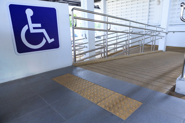 Commerces et locaux professionnels : gare aux arnaques aux travaux d’accessibilité !